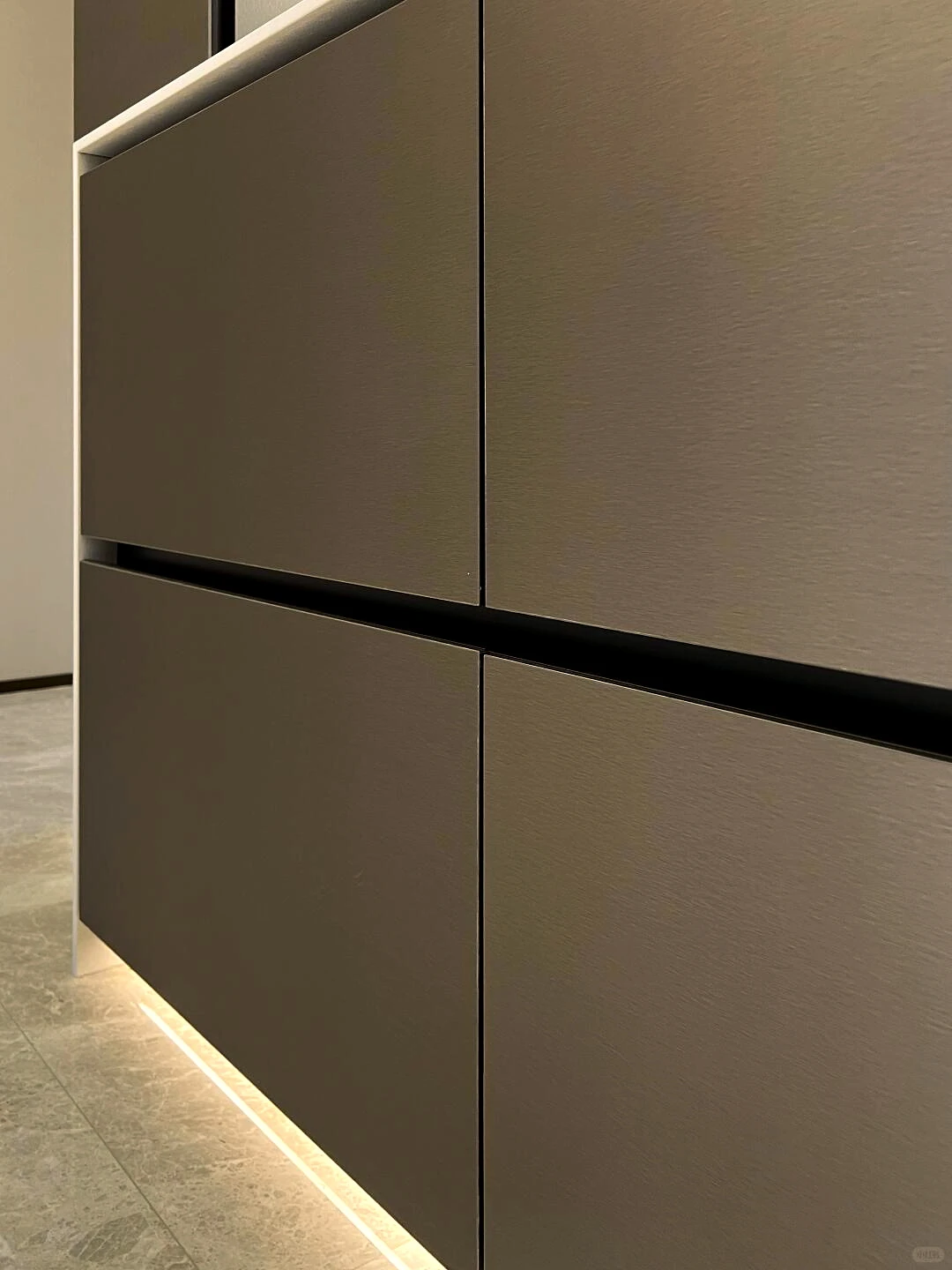 MODHOME Kitchen System island, tall units and integrated appliances 20