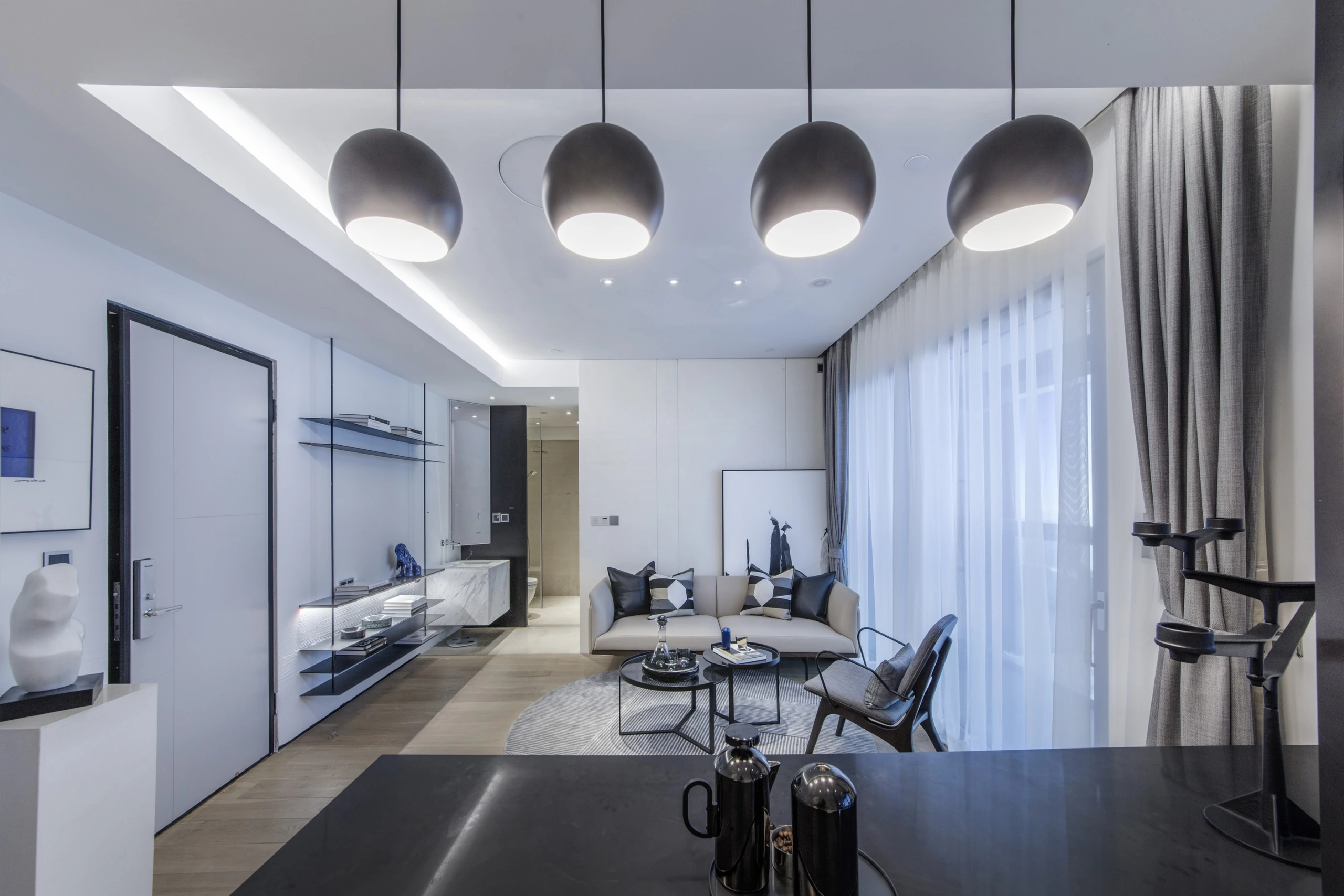 Graphite Poise Residence 7