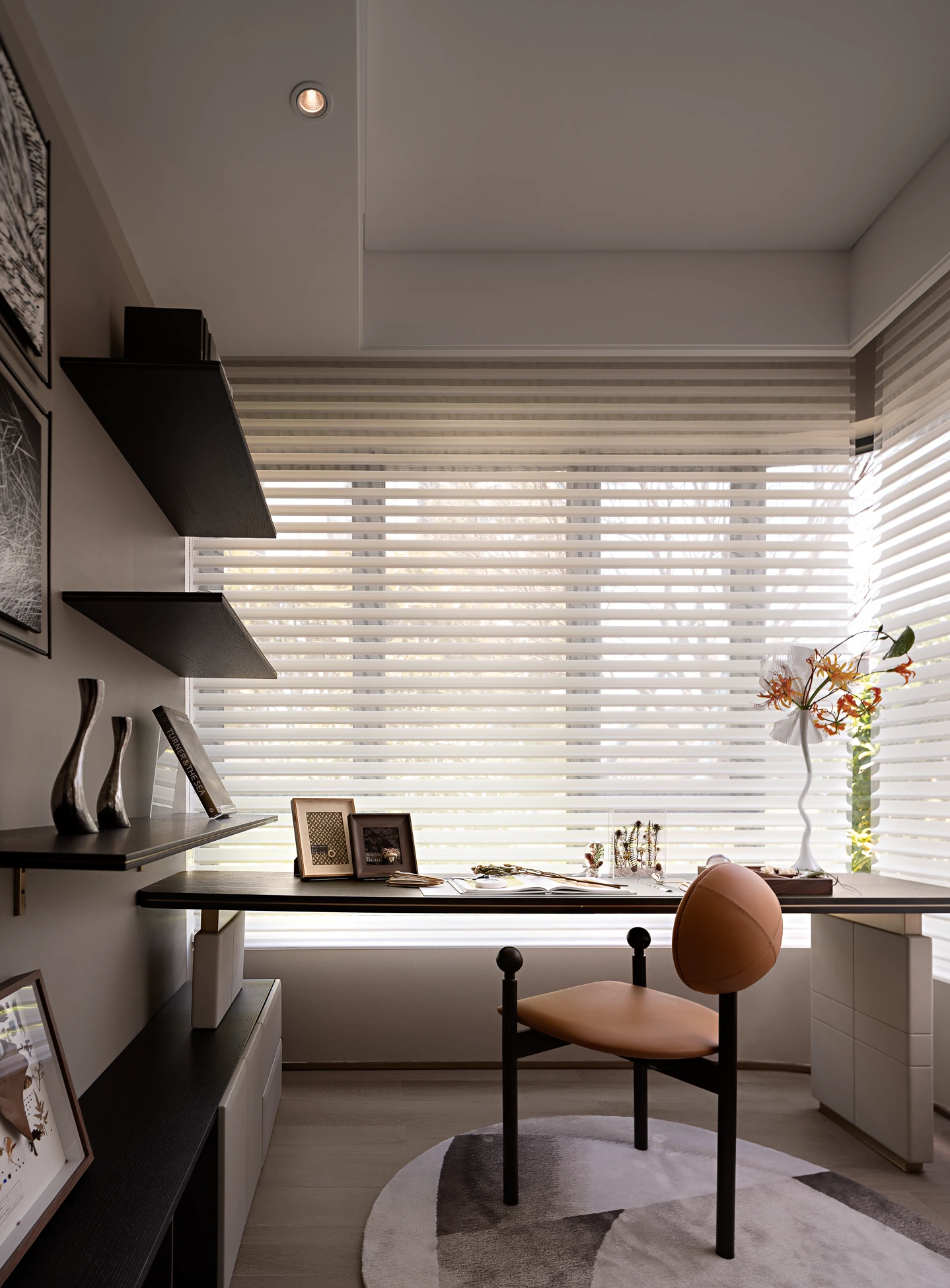 Taupe Horizon Residence 6