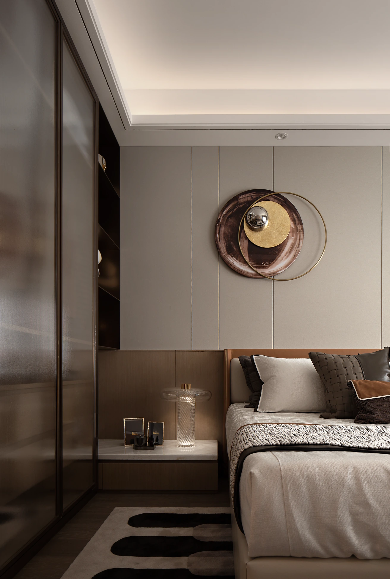 Taupe Horizon Residence 13