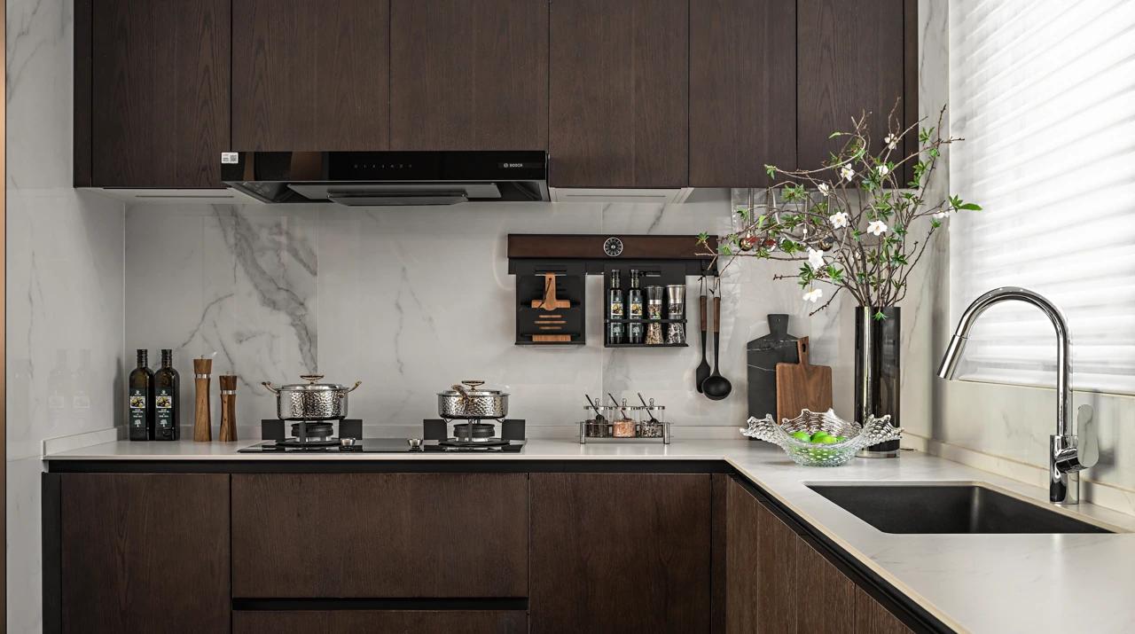 Walnut Gallery Residence 8