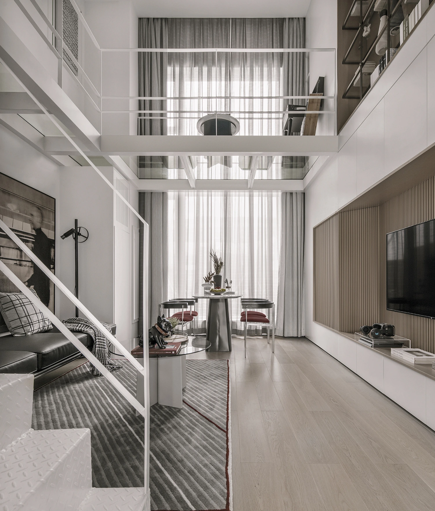 White Frame Loft 10