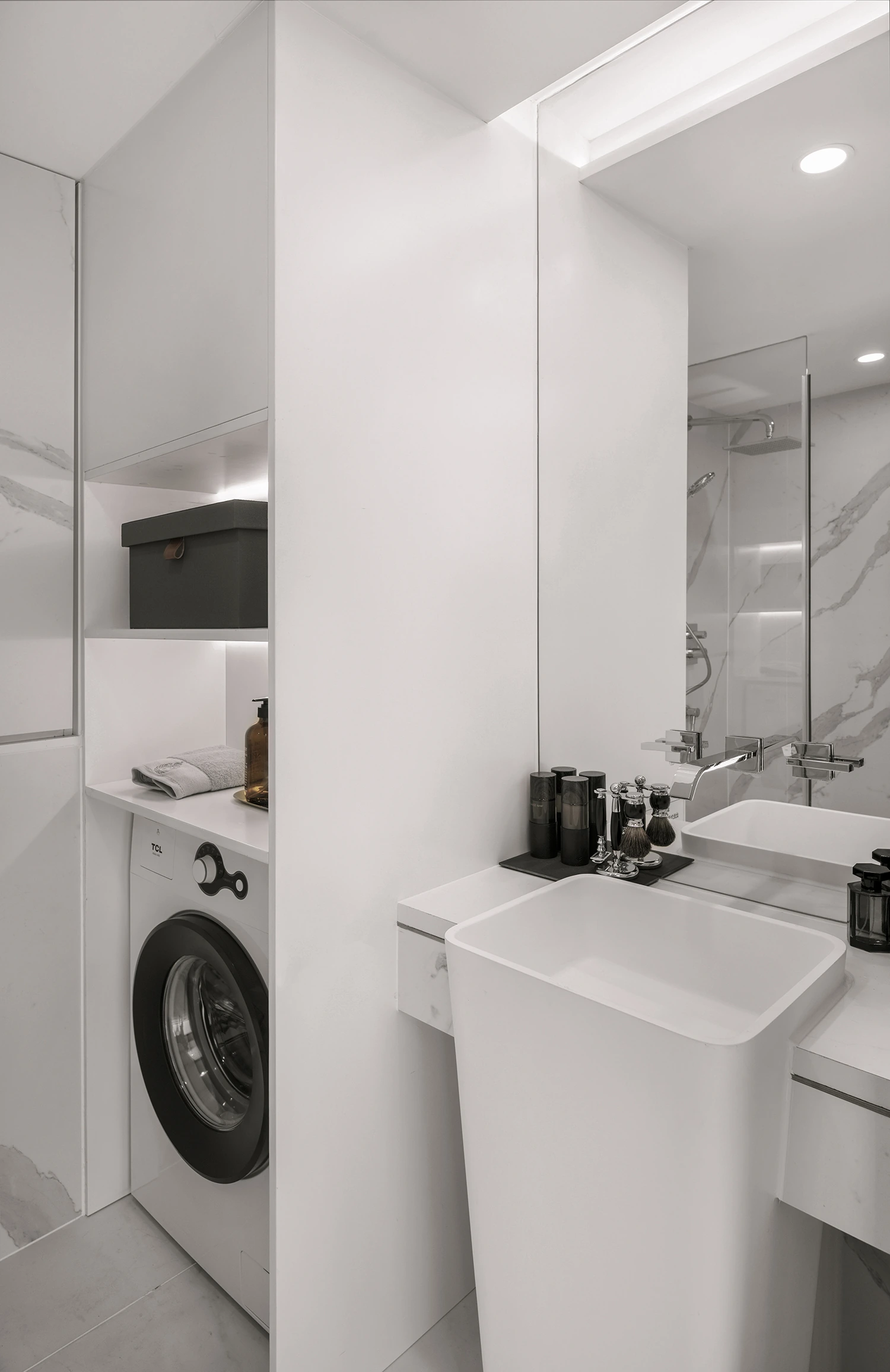 White Frame Loft 13