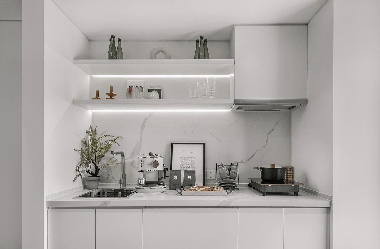 White Frame Loft 14